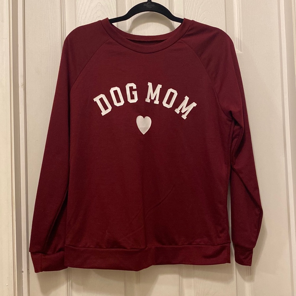 Red "Dog Mom" Sweater Shirt - Picture 1 of 3
